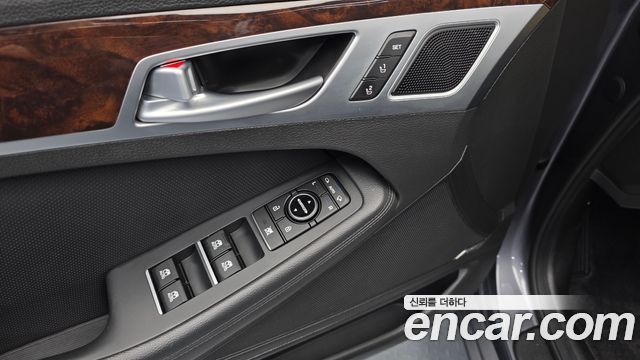 Hyundai Genesis 2016 — photo 25