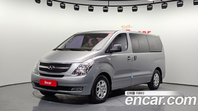 Hyundai Starex 2012 — photo 1