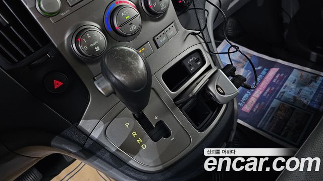 Hyundai Starex 2012 — photo 9