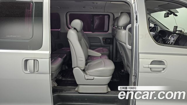 Hyundai Starex 2012 — photo 11