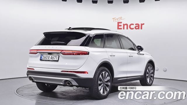 Lincoln Corsair 2022 — photo 2