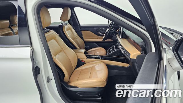 Lincoln Corsair 2022 — photo 17