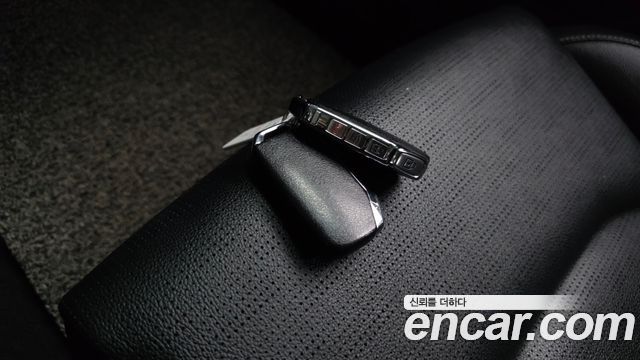 Kia K3 2019 — photo 28