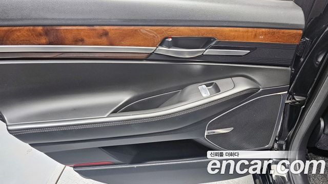 Genesis EQ900 2016 — photo 14