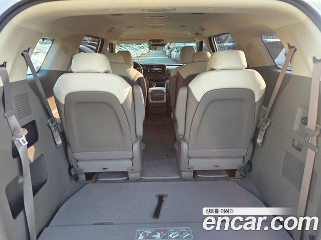Kia Canival 2022 — photo 17