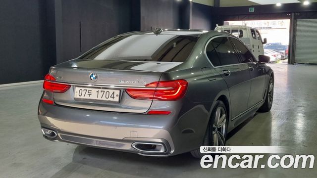 BMW 7-Series 2018 — photo 2