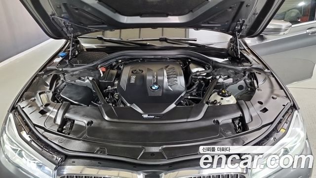 BMW 7-Series 2018 — photo 6