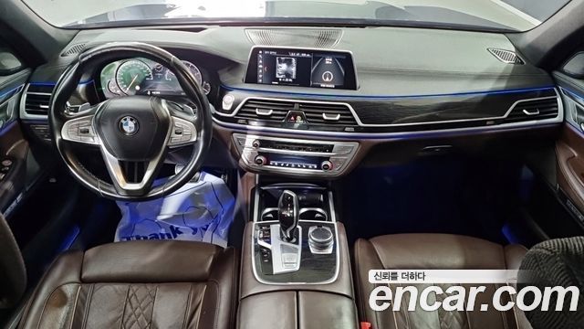 BMW 7-Series 2018 — photo 7