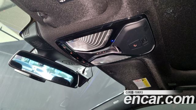 BMW 7-Series 2018 — photo 14