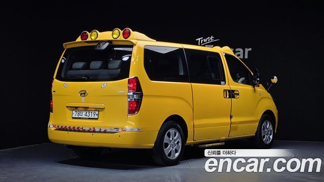 Hyundai Starex 2015 — photo 2