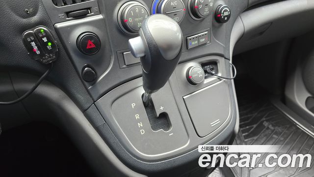 Hyundai Starex 2015 — photo 9