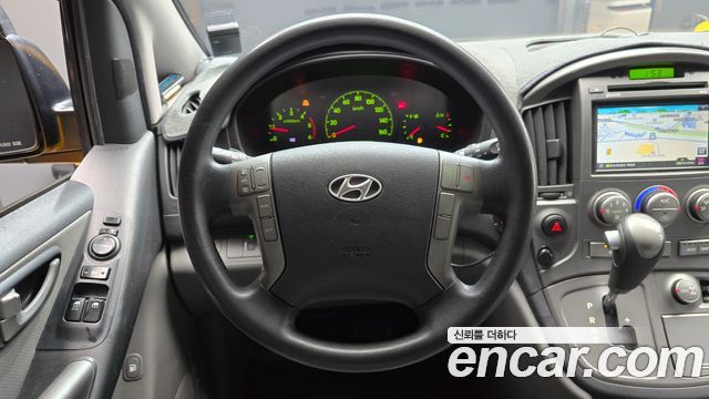 Hyundai Starex 2015 — photo 13