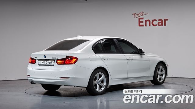 BMW 3-Series 2013 — photo 2