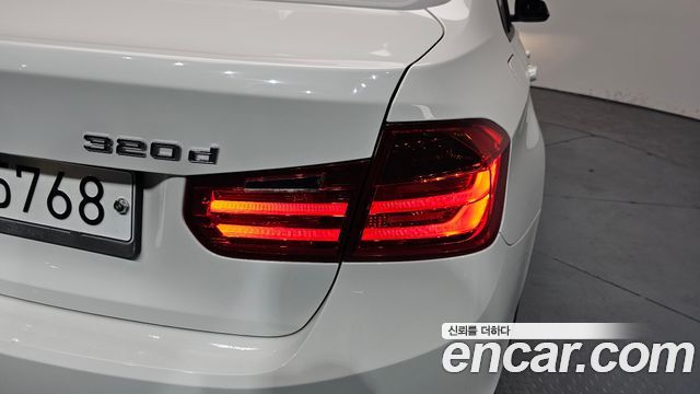BMW 3-Series 2013 — photo 9