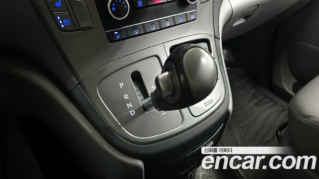 Hyundai Starex 2019 — photo 9