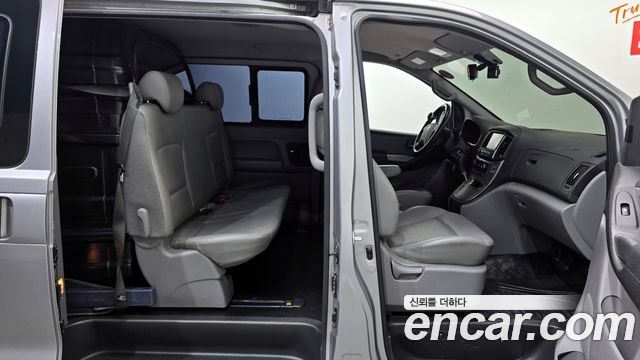 Hyundai Starex 2019 — photo 12