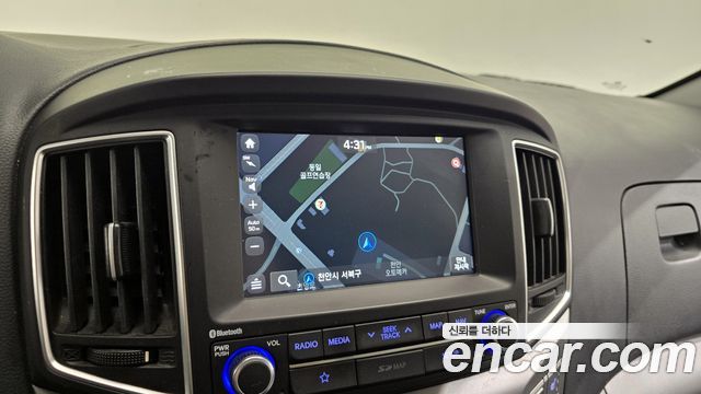 Hyundai Starex 2019 — photo 15