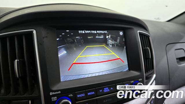 Hyundai Starex 2019 — photo 16