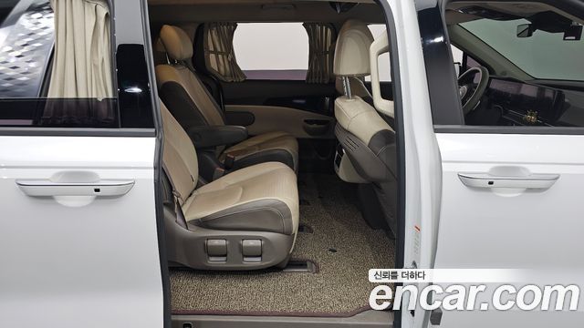 Kia Canival 2021 — photo 17