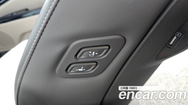 Kia Canival 2021 — photo 24