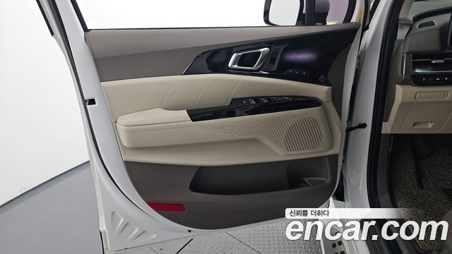 Kia Canival 2021 — photo 14