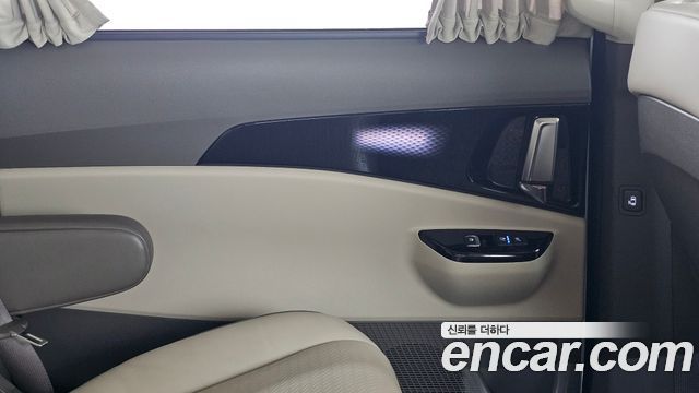 Kia Canival 2021 — photo 15