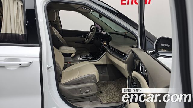 Kia Canival 2021 — photo 16