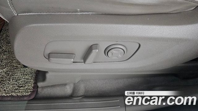 Kia Canival 2021 — photo 31