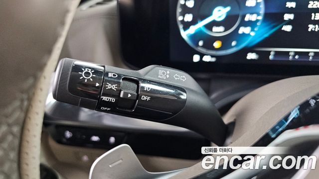 Kia Canival 2021 — photo 34