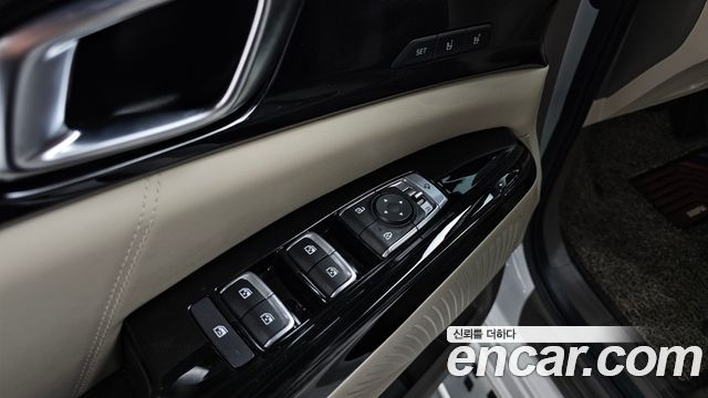 Kia Canival 2021 — photo 36