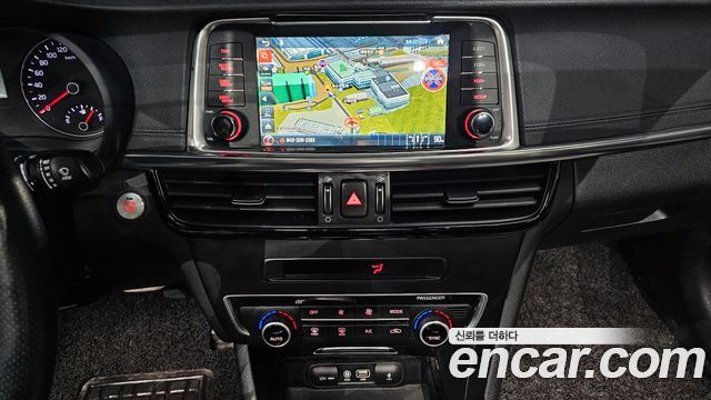 Kia K5 2016 — photo 18