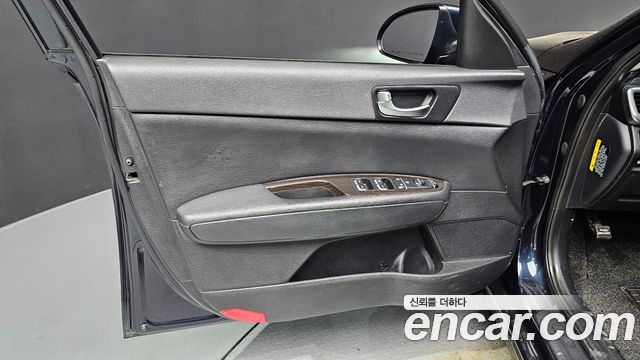 Kia K5 2016 — photo 14