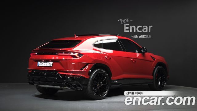 Lamborghini Urus 2024 — photo 2