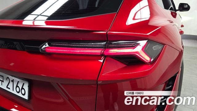 Lamborghini Urus 2024 — photo 9
