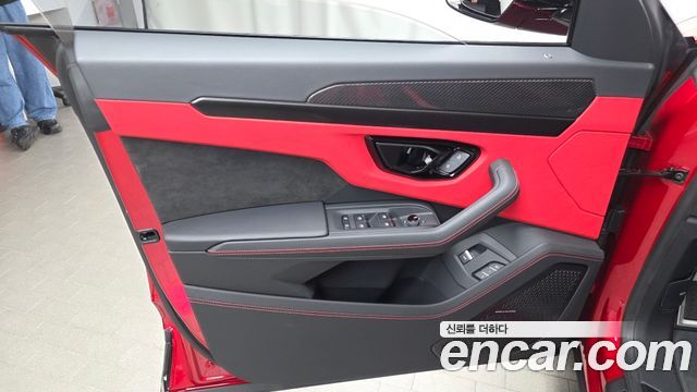 Lamborghini Urus 2024 — photo 14