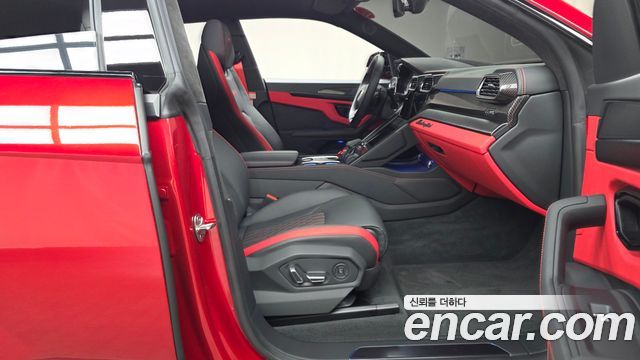Lamborghini Urus 2024 — photo 16