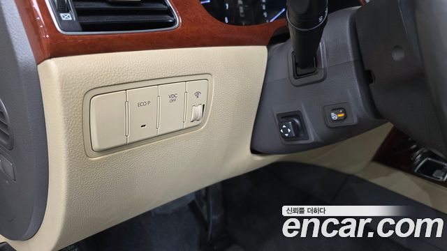 Hyundai Genesis 2012 — photo 18