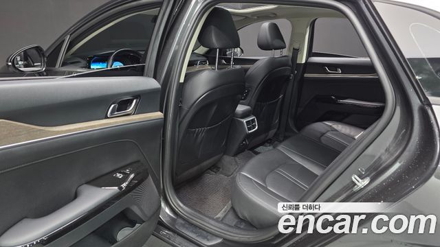 Kia K5 2022 — photo 18