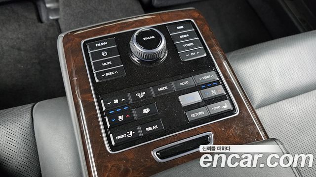 Hyundai Equus 2015 — photo 19