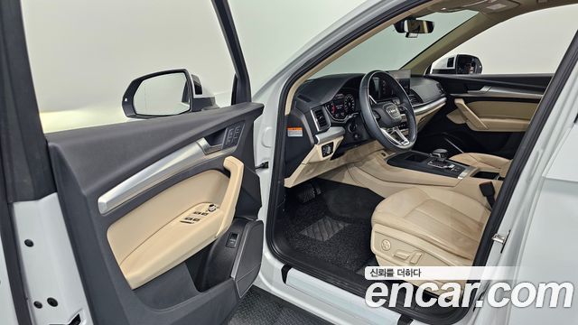 Audi Q5 2021 — photo 10