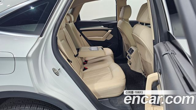 Audi Q5 2021 — photo 11