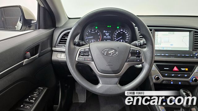 Hyundai AVANTE 2018 — photo 19