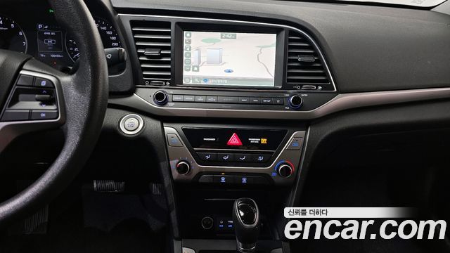 Hyundai AVANTE 2018 — photo 20