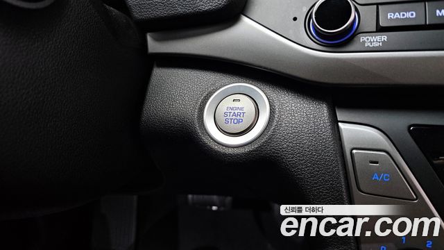 Hyundai AVANTE 2018 — photo 24