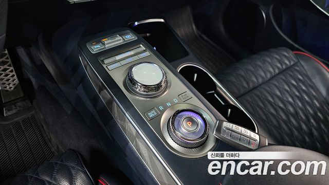 Genesis GV70 2022 — photo 12