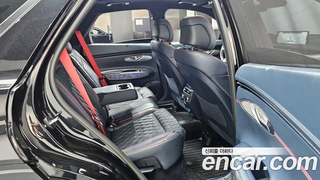 Genesis GV70 2022 — photo 17