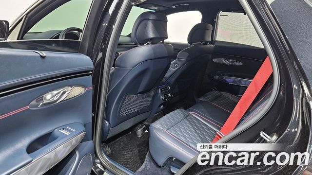 Genesis GV70 2022 — photo 18