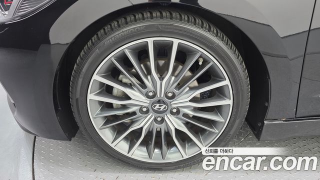 Hyundai AVANTE 2017 — photo 5