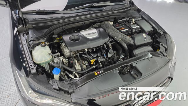 Hyundai AVANTE 2017 — photo 6