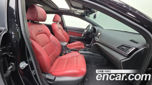 Hyundai AVANTE 2017 — photo 10